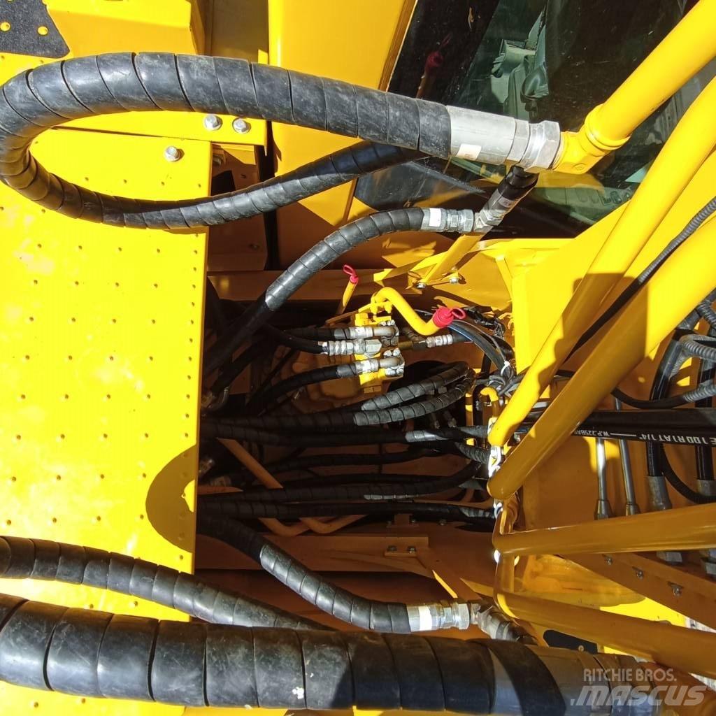 Komatsu PC 200-8N1 Гусеничные экскаваторы
