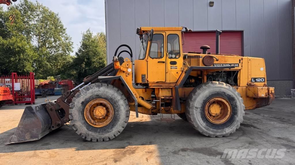 Volvo L 120 Фронтальные погрузчики
