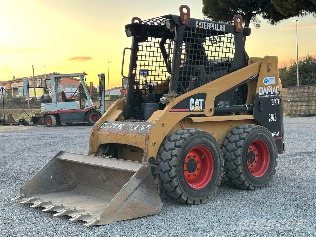 CAT 226BHF Малые погрузчики