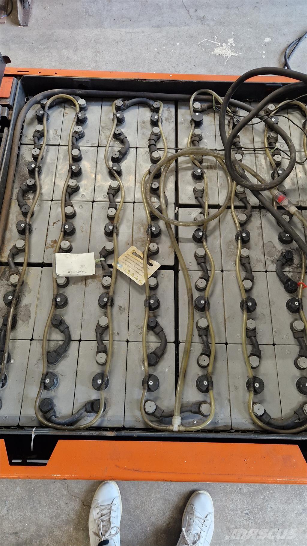 Toyota 7FBMF30 Электропогрузчики