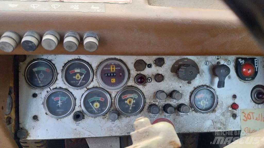 CAT 920 Фронтальные погрузчики