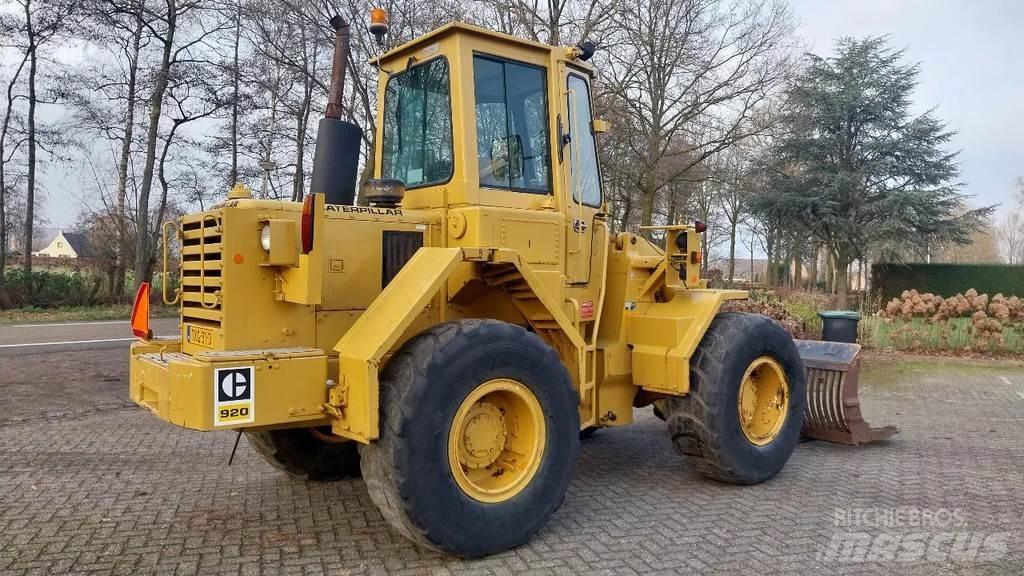 CAT 920 Фронтальные погрузчики