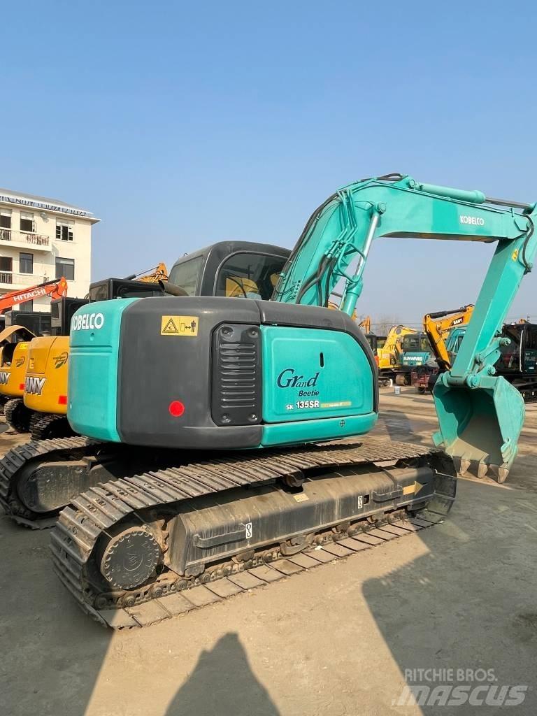 Kobelco SK 135 Гусеничные экскаваторы