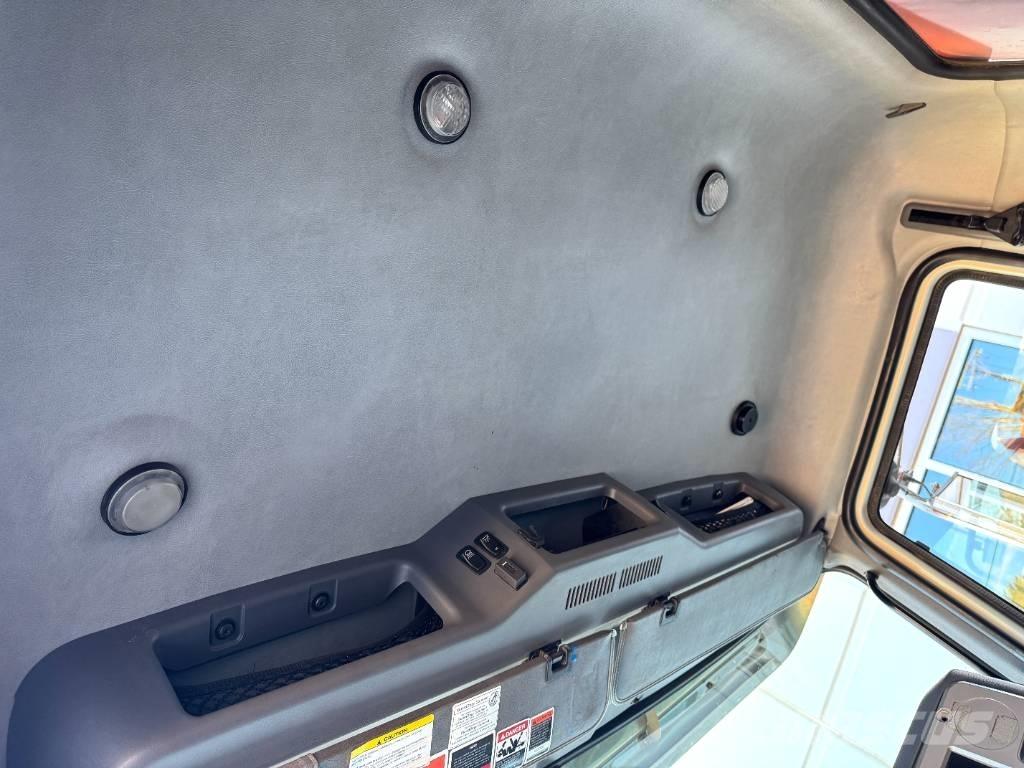 Mack GU813 Грузовики-Самосвалы