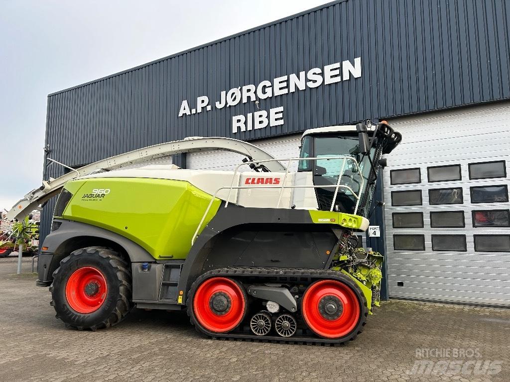 CLAAS Jaguar 960 TT Самоходные кормоуборочные комбайны