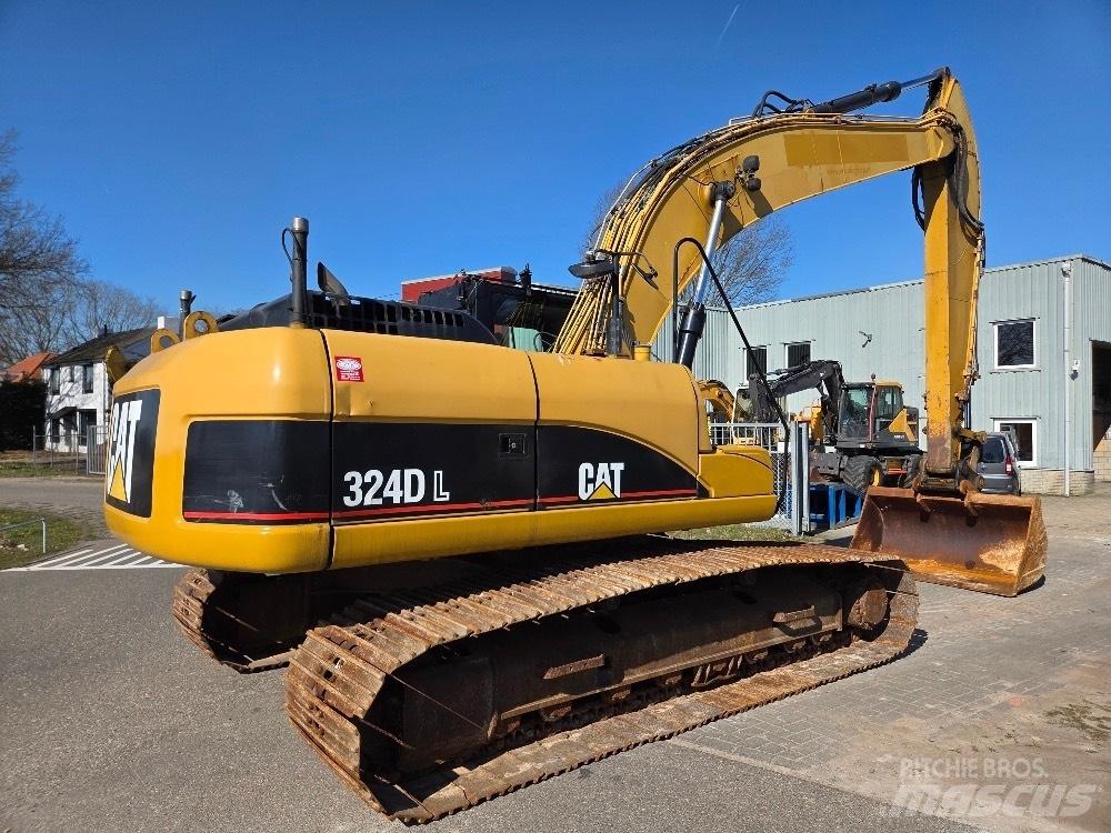 CAT 324DL Гусеничные экскаваторы