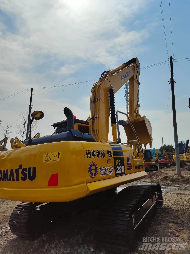 Komatsu PC 220 Гусеничные экскаваторы