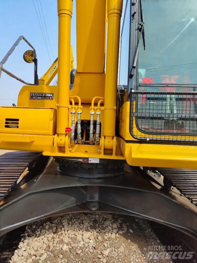 Komatsu PC 220 Гусеничные экскаваторы