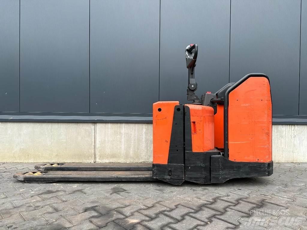 BT LPE200/8 Ручные штабелёры с электроподъёмом