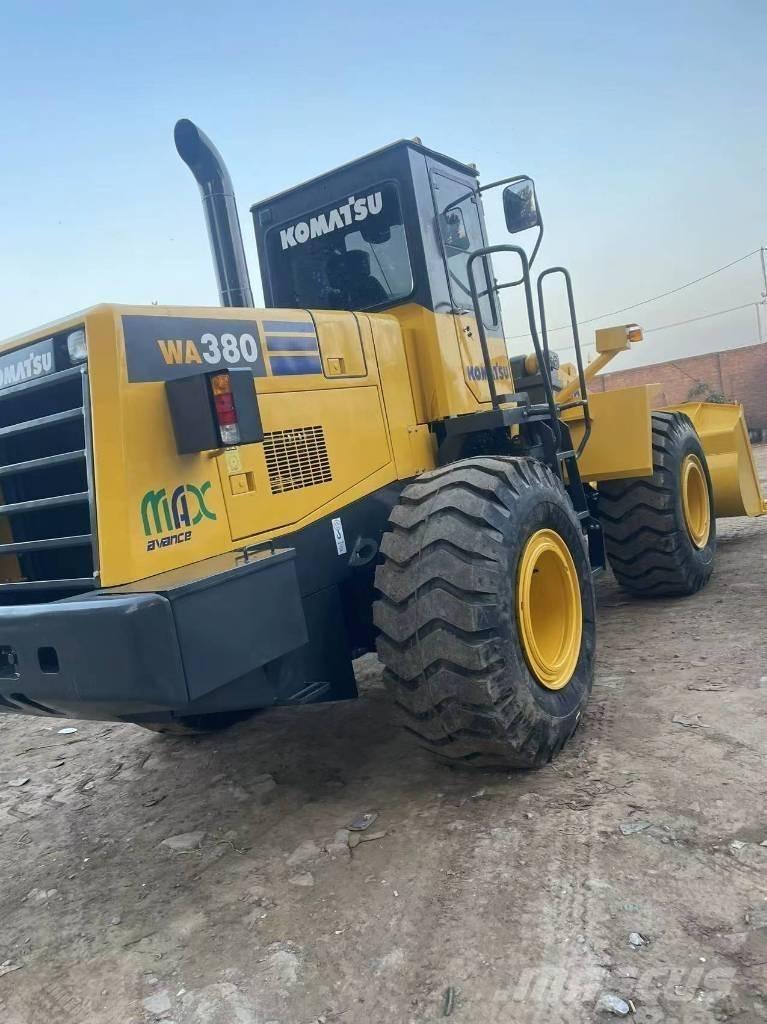 Komatsu WA 380 Фронтальные погрузчики