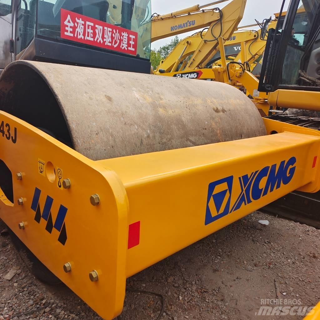 XCMG XS143J Грунтовые катки