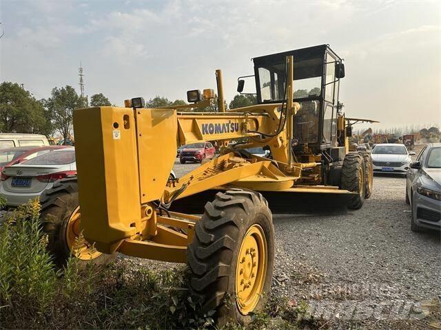 Komatsu GD655 Грейдеры