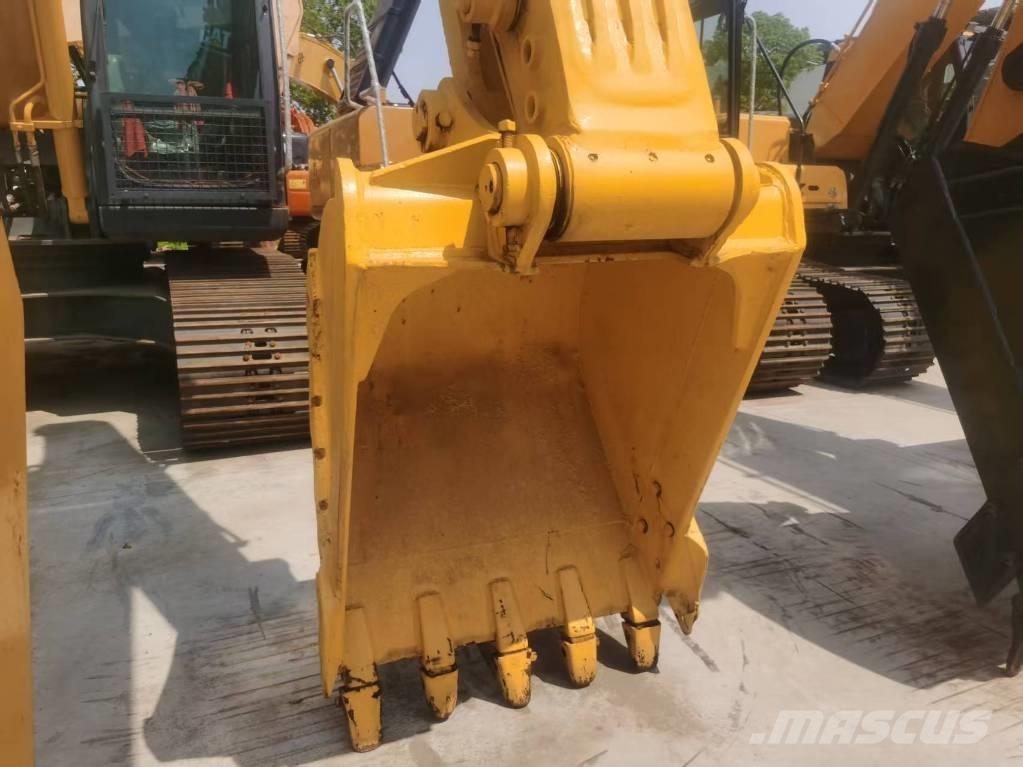 Komatsu PC 200-8 Гусеничные экскаваторы