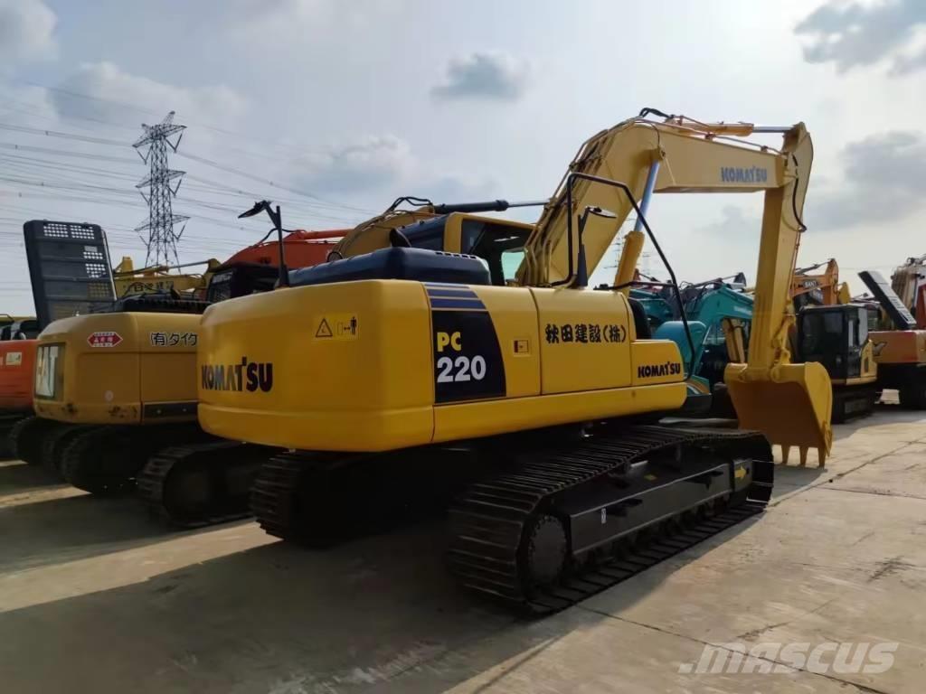 Komatsu PC 220 Гусеничные экскаваторы