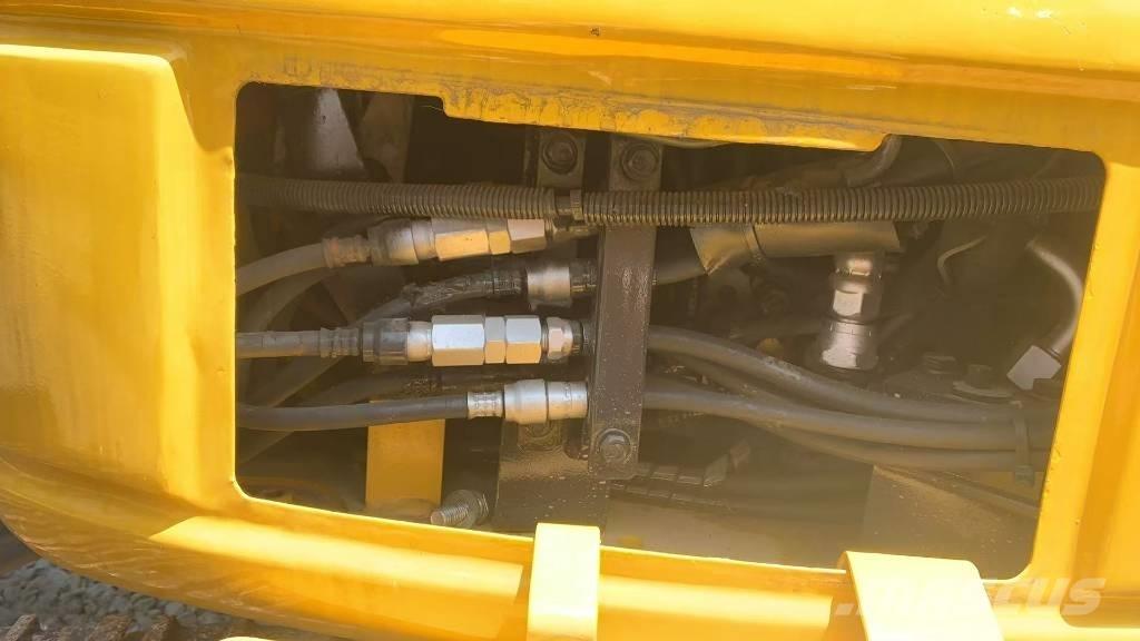 Komatsu PC 40 MR Гусеничные экскаваторы