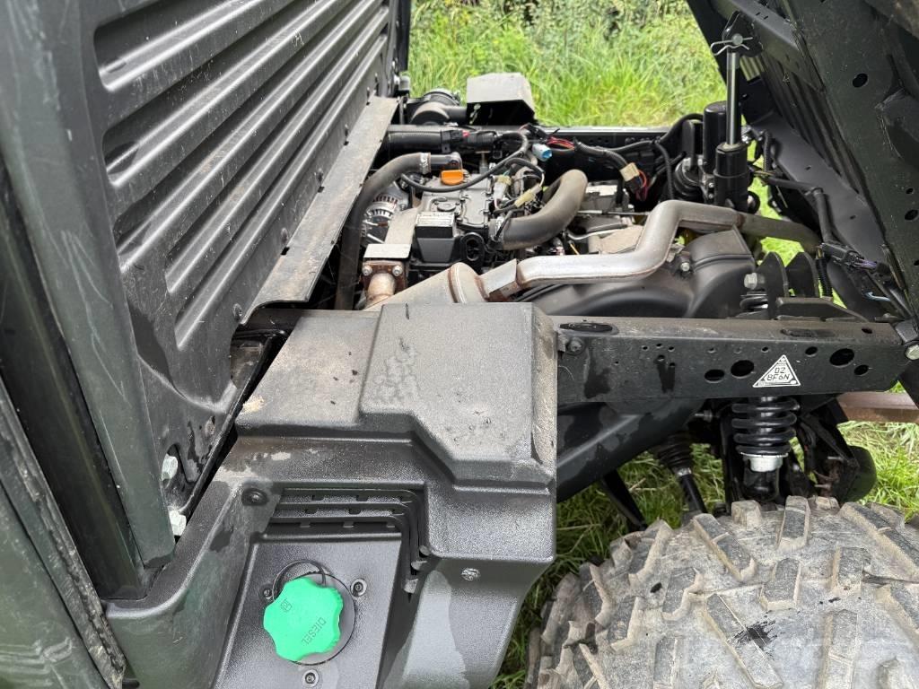 John Deere XUV 865 Коммунальные машины