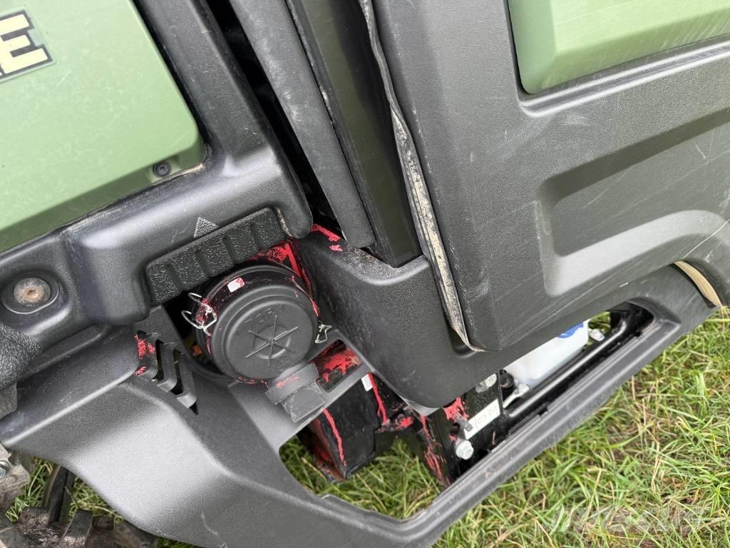 John Deere XUV 865 Коммунальные машины