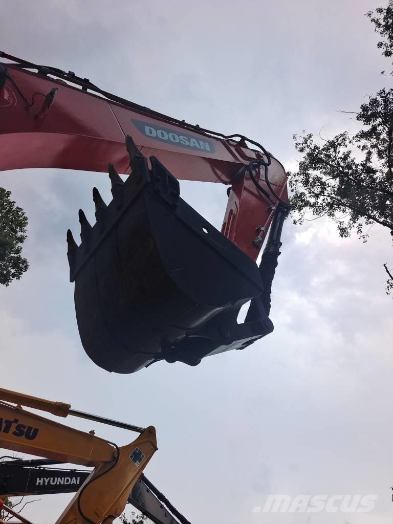 Doosan DX 225 LCA Гусеничные экскаваторы
