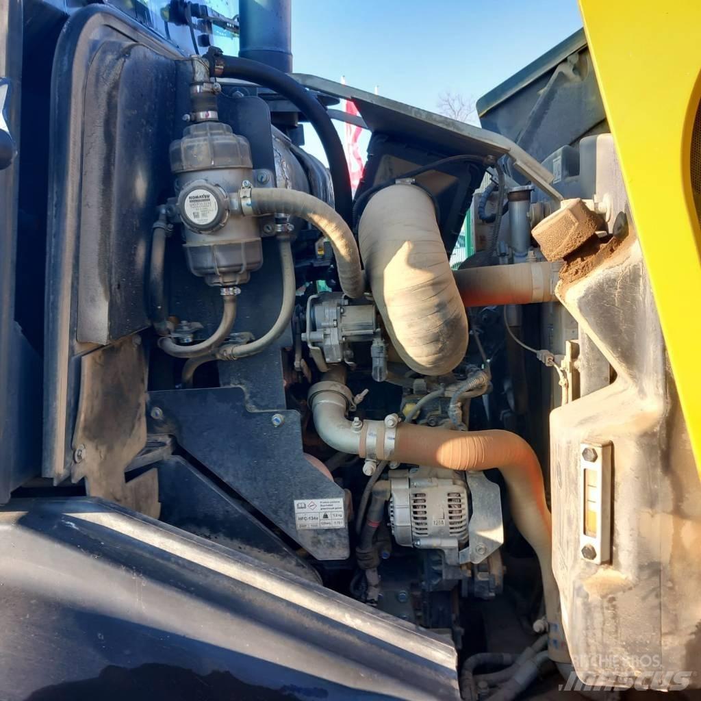 Komatsu WA80M-7 Фронтальные погрузчики