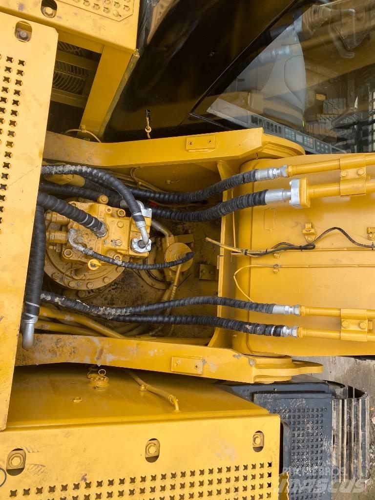 CAT 330 D Гусеничные экскаваторы