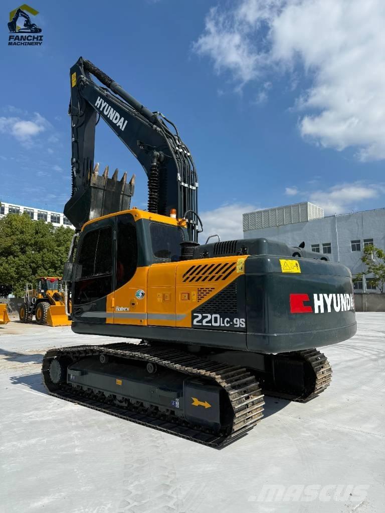 Hyundai 220 Малые экскаваторы 7т-12т