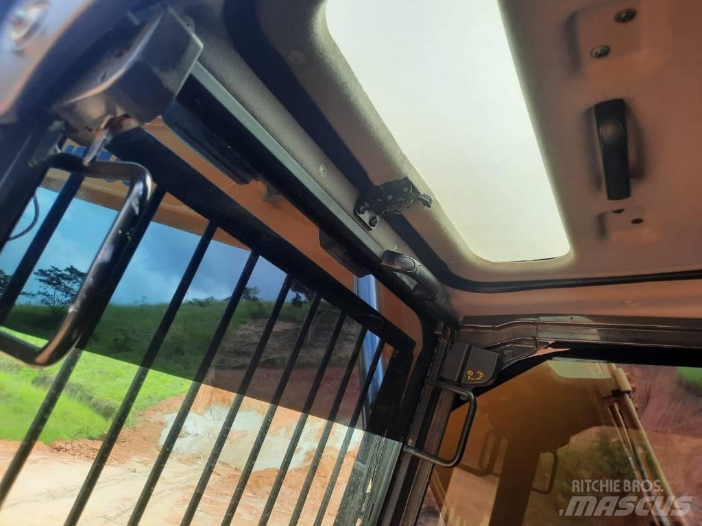Komatsu PC130 Гусеничные экскаваторы