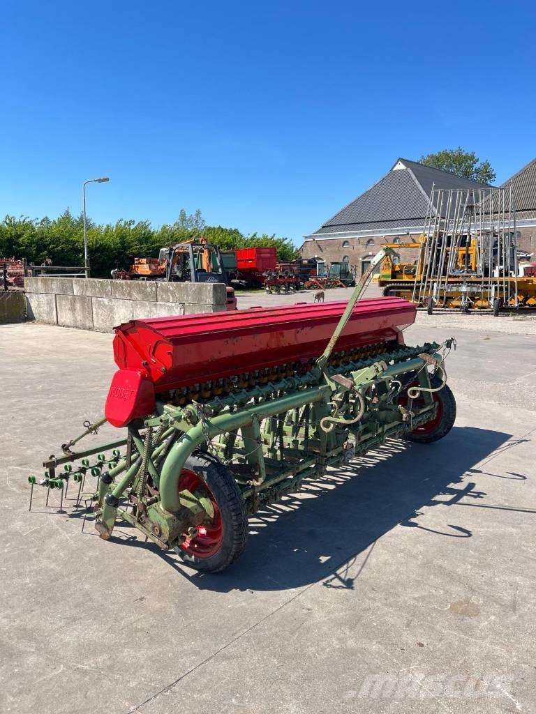 Nodet Zaaimachine Сеялки