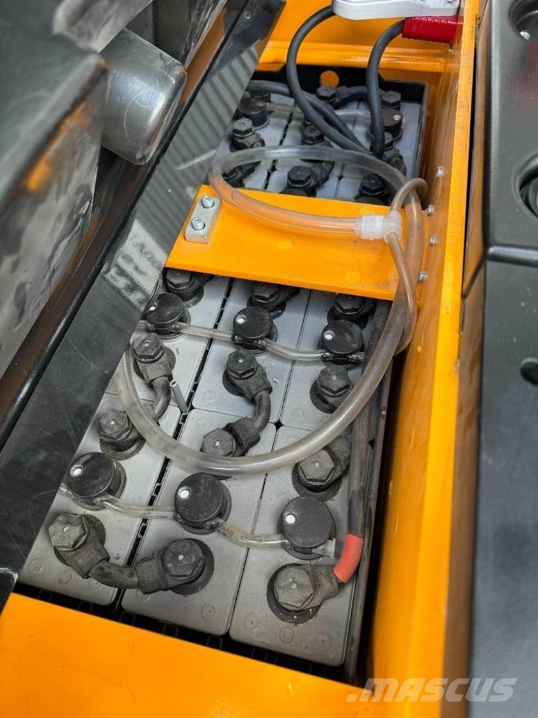 Hyundai 15ESR Самоходные электроштабелёры