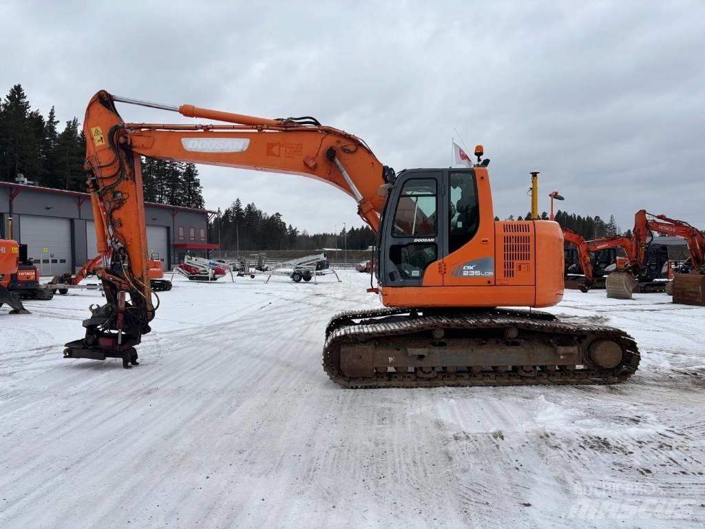Doosan DX225 LC R Гусеничные экскаваторы