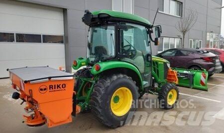 John Deere 3046 R Коммунальные тракторы