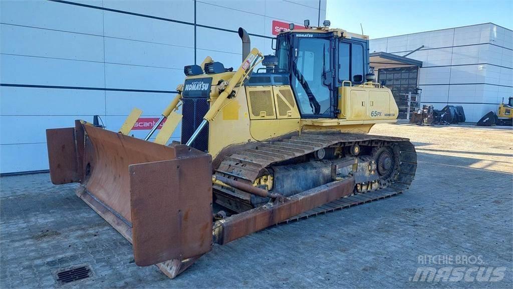 Komatsu D65PX-18 Гусеничные бульдозеры