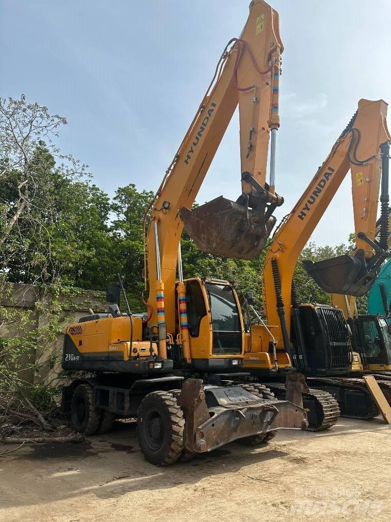 Hyundai R210W-9 Колёсные экскаваторы