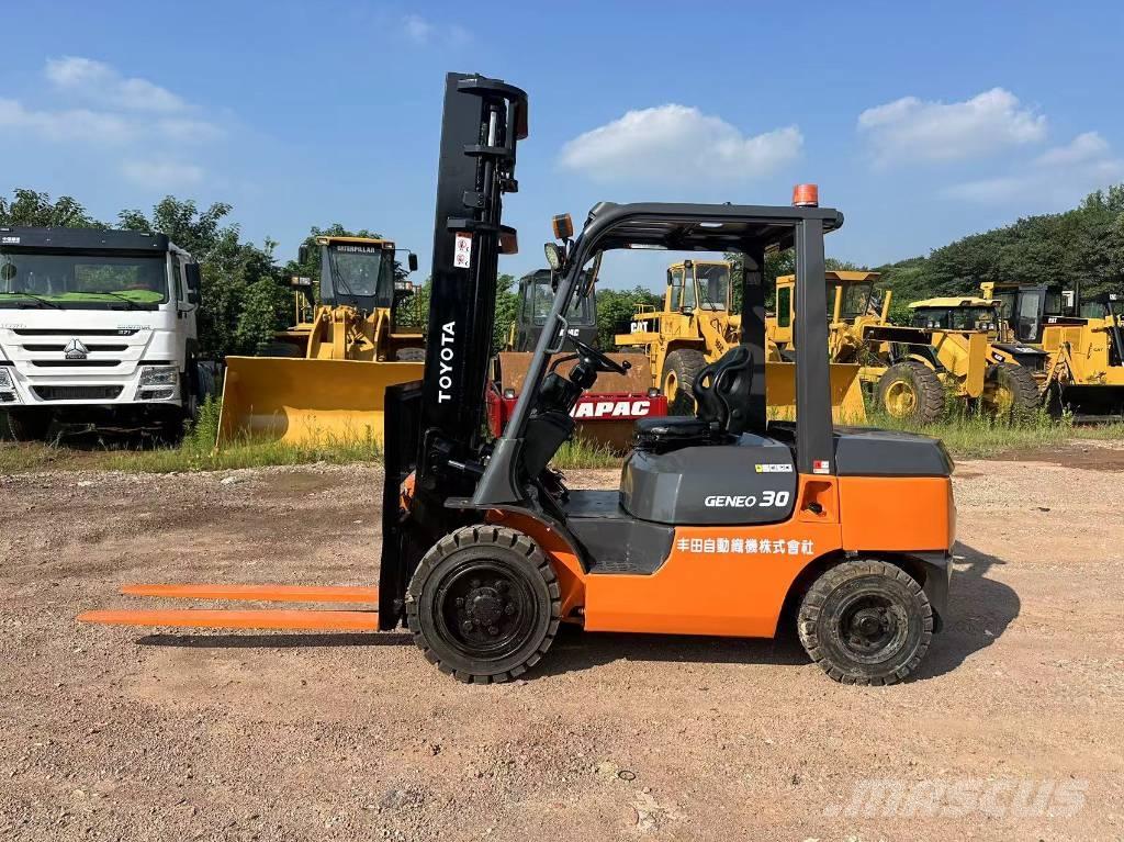 Toyota 30 forklift Дизельные погрузчики