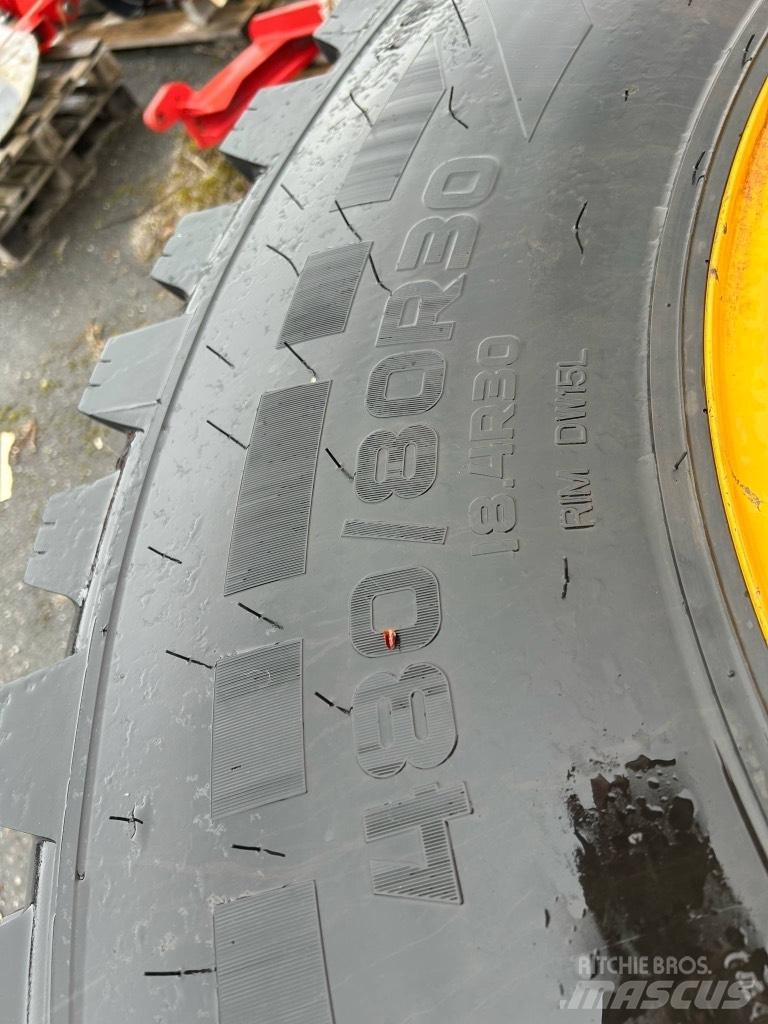 JCB 4220 FASTRAC Трактора