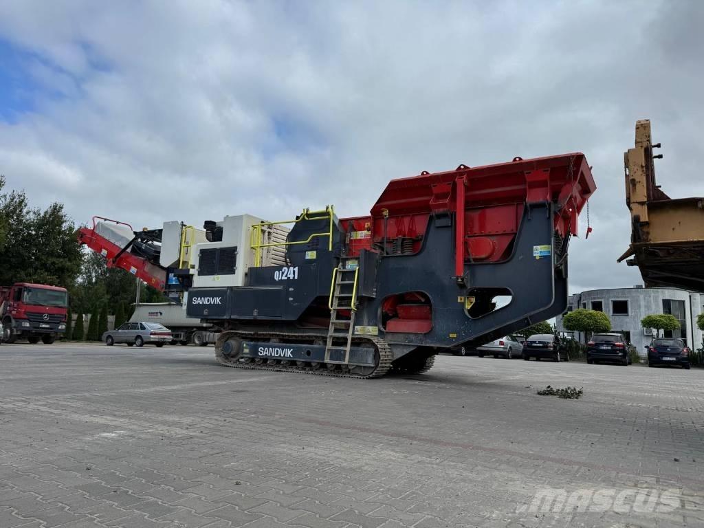 Sandvik QJ 241 Мобильные дробилки