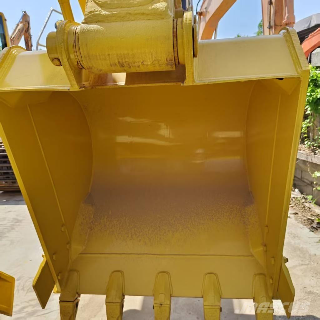 Komatsu PC 220-7 Гусеничные экскаваторы