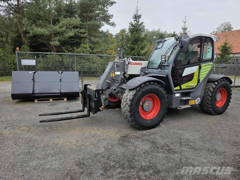 CLAAS Scorpion 7044 Сельскохозяйственные телескопические погрузчики