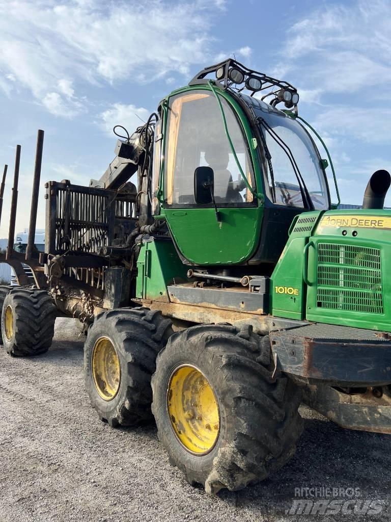 John Deere 1010 E Форвардеры