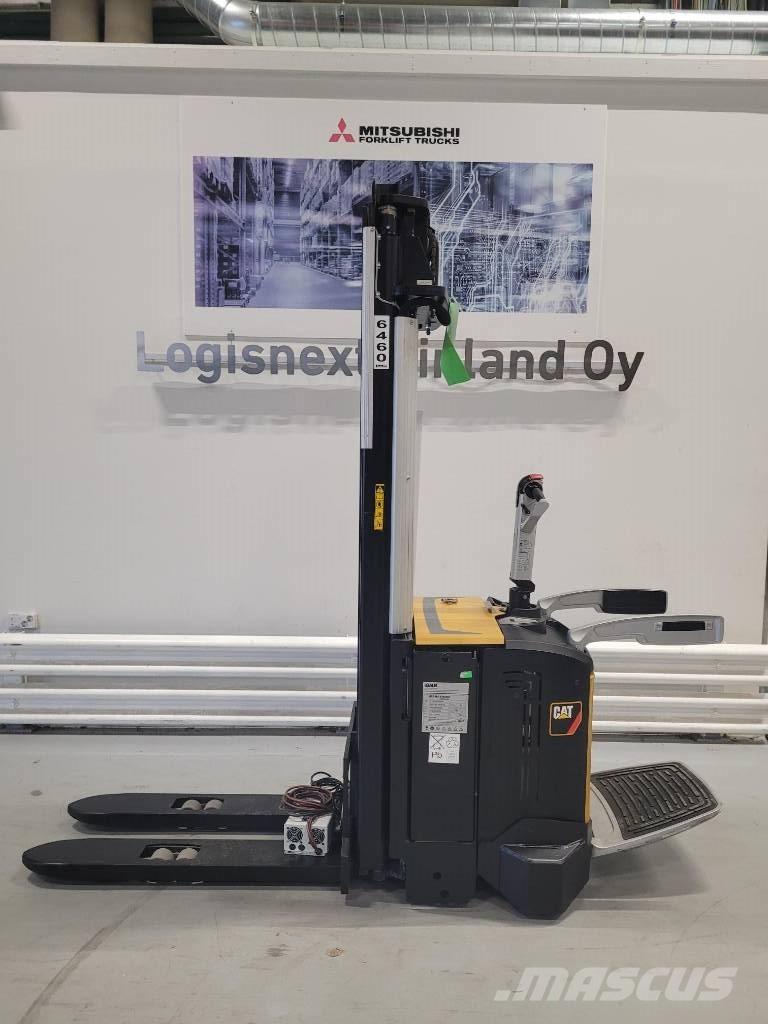 CAT NSV 16N Самоходные электроштабелёры