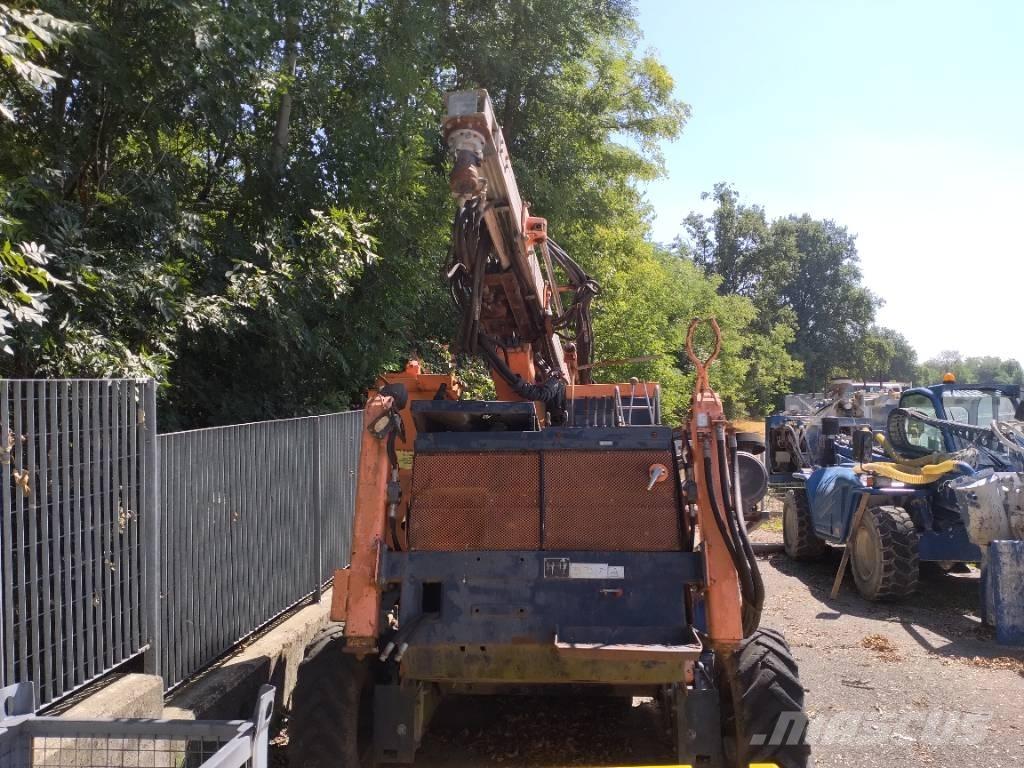 Tamrock COMMANDO 300 Буровые вышки