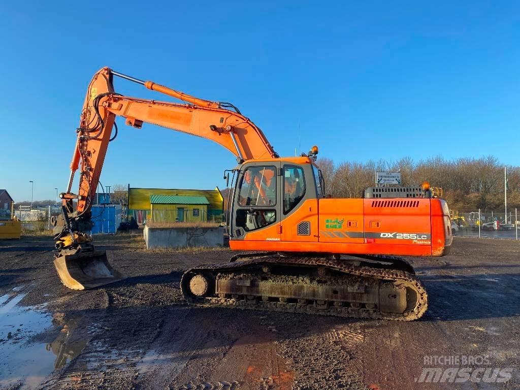 Doosan DX 255 LC Гусеничные экскаваторы