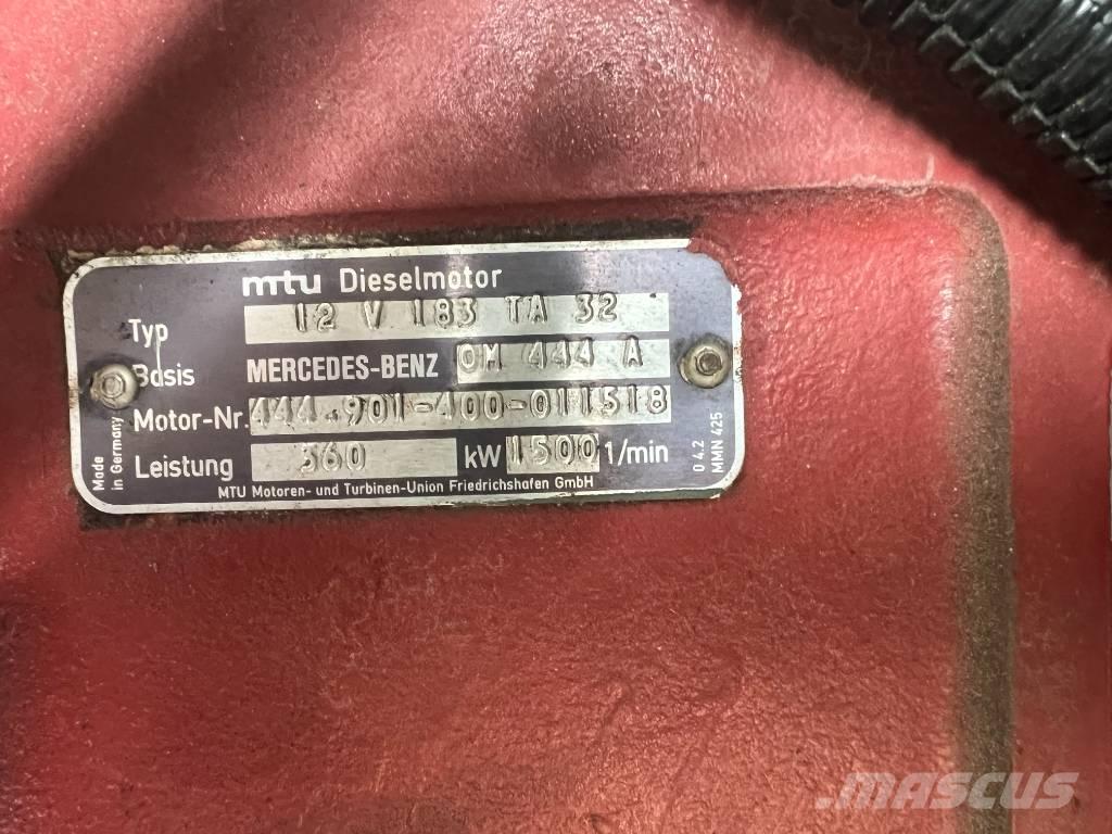 Mercedes-Benz OM 444 Двигатели