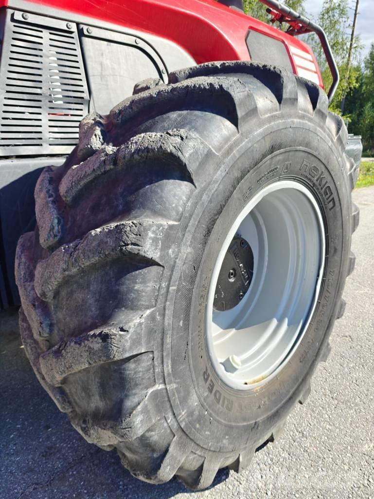 Komatsu 951 Харвестеры