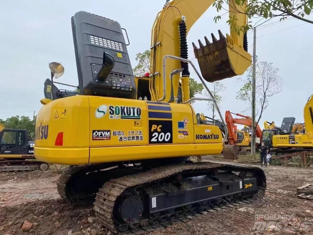 Komatsu 200-8 Гусеничные экскаваторы