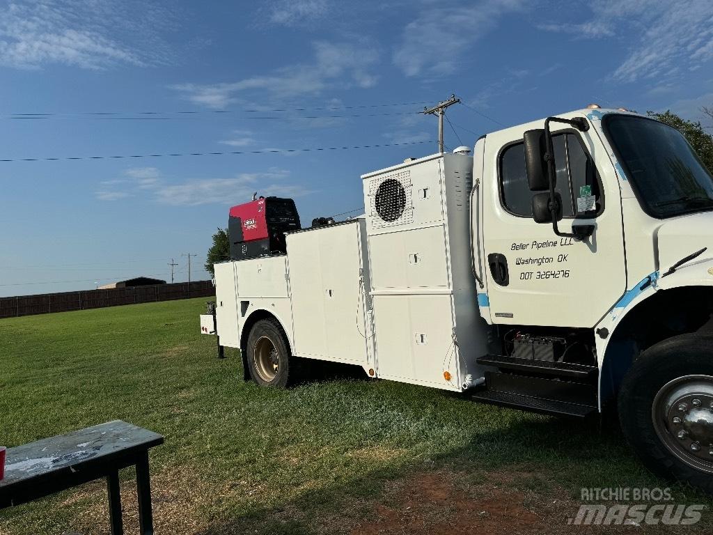 Freightliner M2 106 Комбинированные дорожные машины