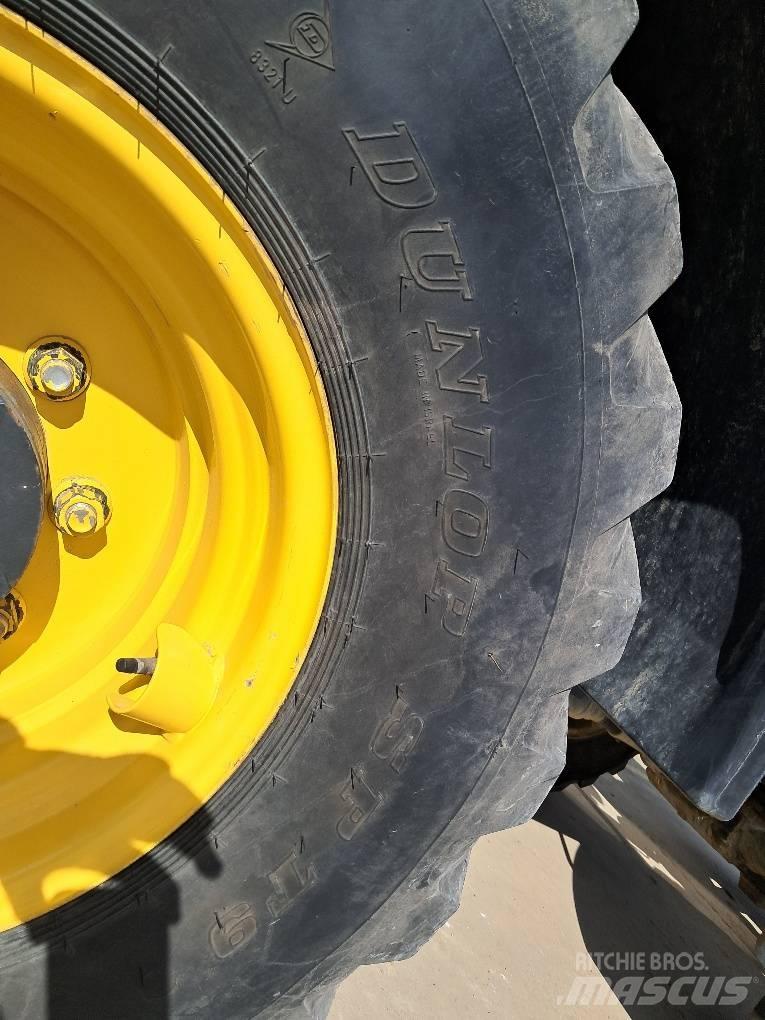Komatsu WA100M-8 Фронтальные погрузчики