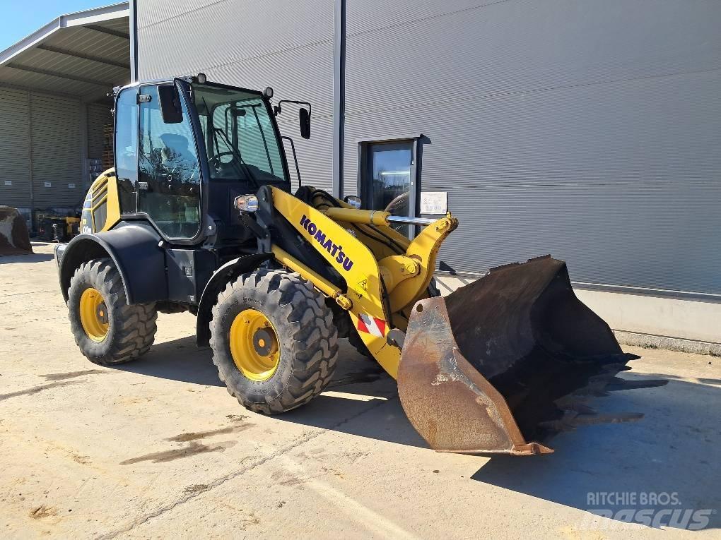 Komatsu WA100M-8 Фронтальные погрузчики