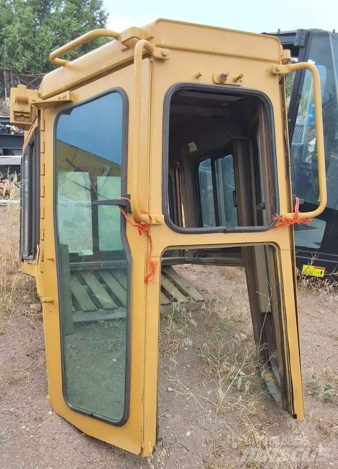 CAT D 8 R Гусеничные бульдозеры