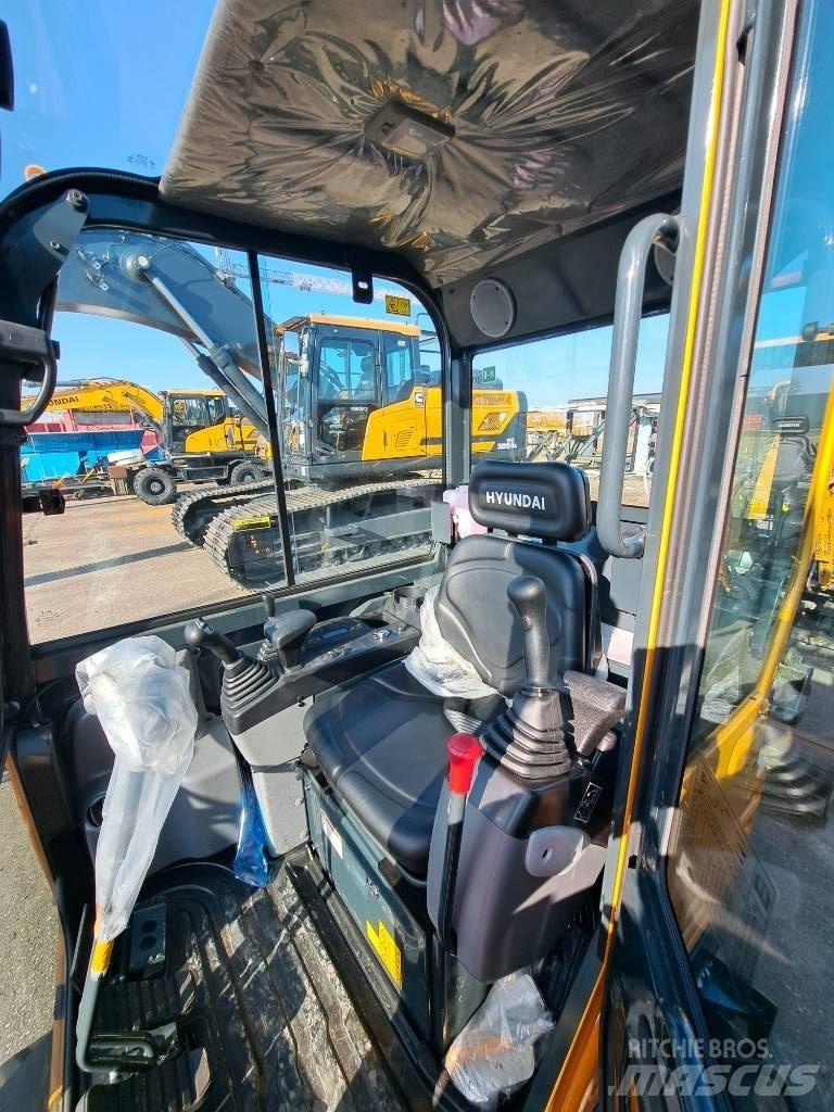 Hyundai R18-9AK Мини-экскаваторы
