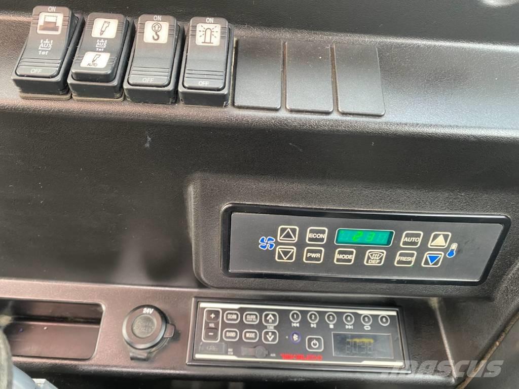 Takeuchi TB 2150 R Гусеничные экскаваторы